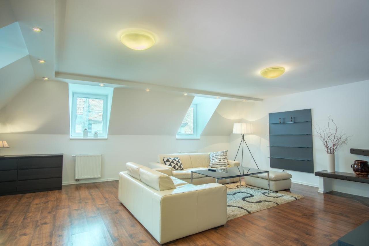 Apartment Old Town 3 Bedroom Presidential Loft *