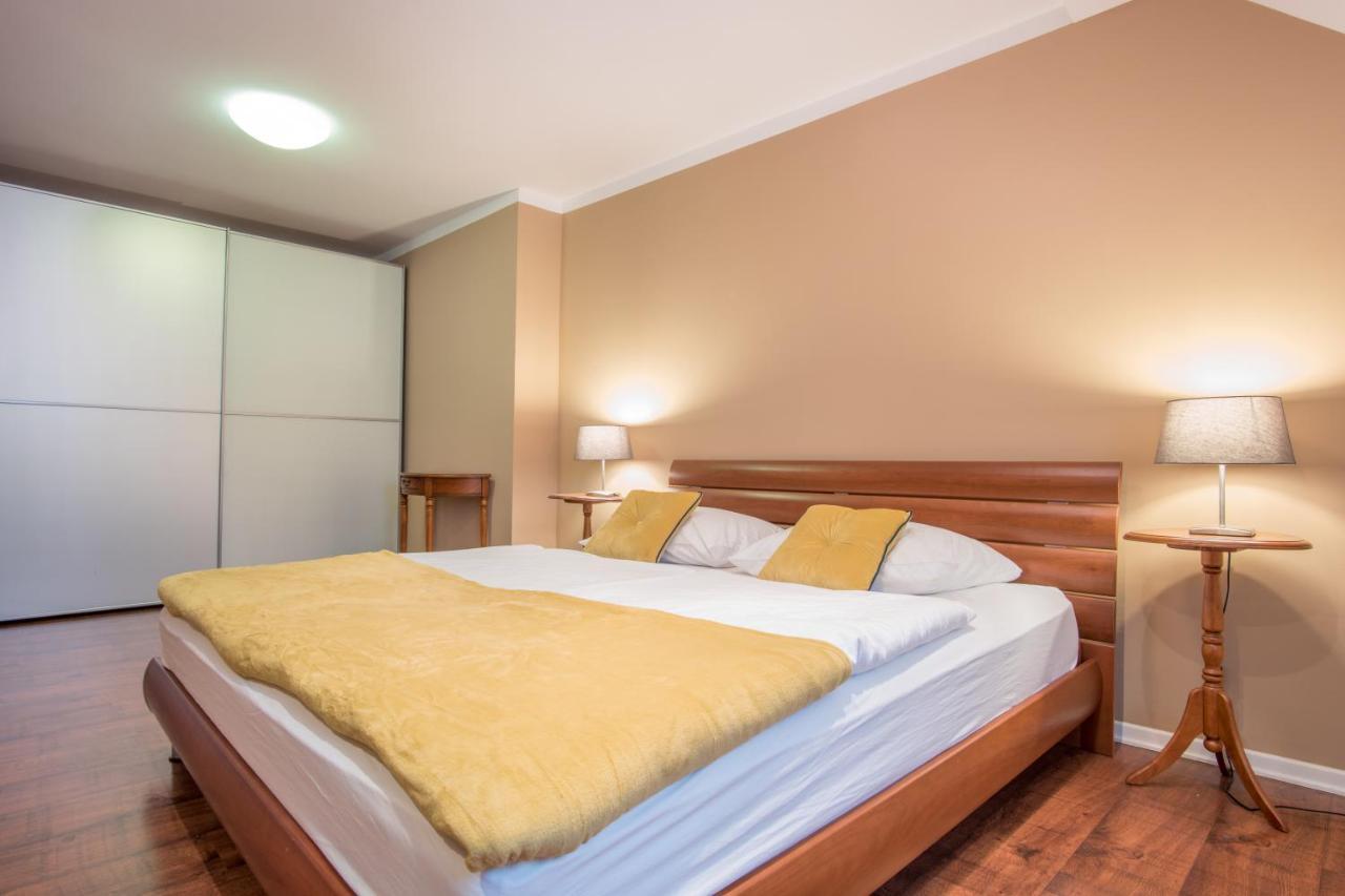 Apartment Old Town 3 Bedroom Presidential Loft *